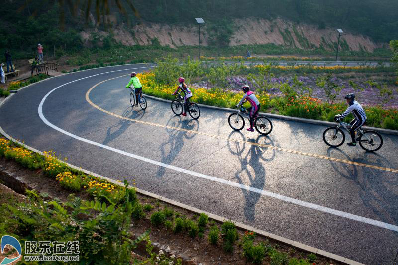 山间花香跟心一起骑行